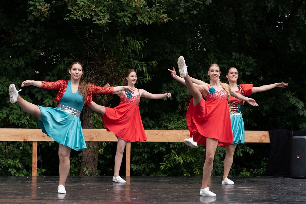 Show 02 010.jpg